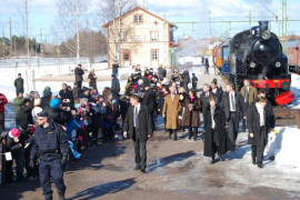 Många förväntansfulla när kungaparet anlände till Gävle..