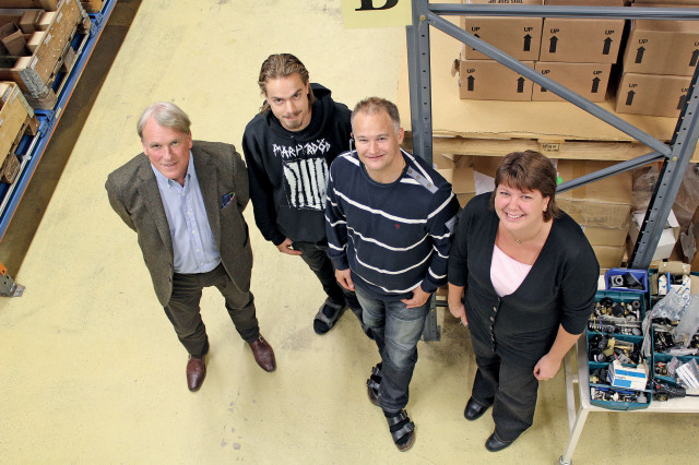 Vd Anders Nilsson, Jimmy Hedlund, Nicklas Hellgren och Maria Wester på Allan Rehnströms lager.