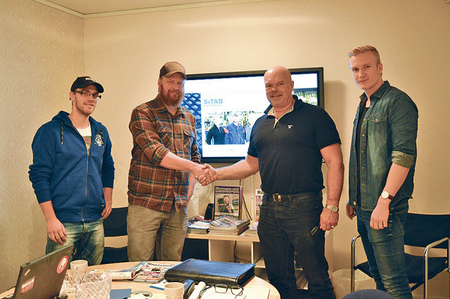 Daniel, Martin på Nyhetsutbildning på Precis Reklam med Joe och Emanuel.